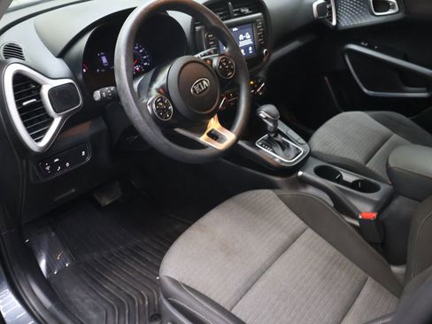Used 2020 Kia Soul S FWD image 18