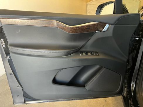 Used 2018 Tesla Model X 75D image 20