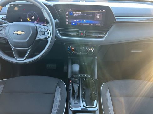 Used 2025 Chevrolet TrailBlazer LT image 12