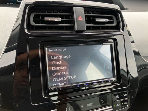Used 2019 Toyota Prius XLE FWD image 19