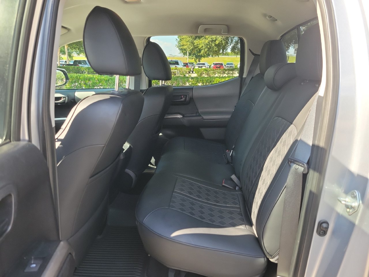 Used 2021 Toyota Tacoma SR5 RWD image 10