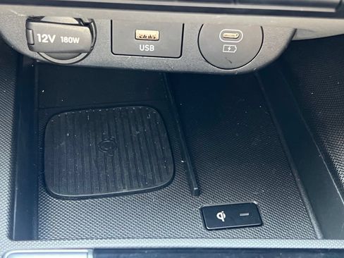 Used 2025 Hyundai Elantra SEL FWD image 34