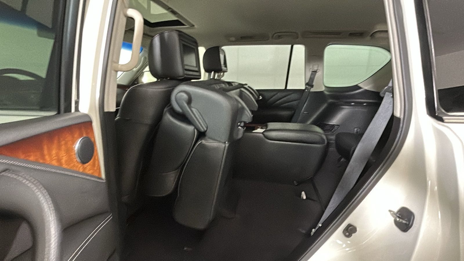 Used 2017 INFINITI QX80 4WD image 29