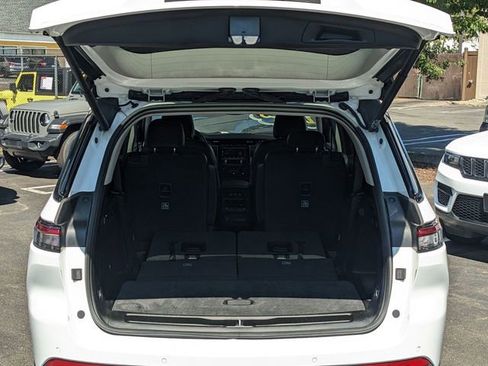 Used 2022 Jeep Grand Cherokee L Limited w/ Black Appearance Package image 29