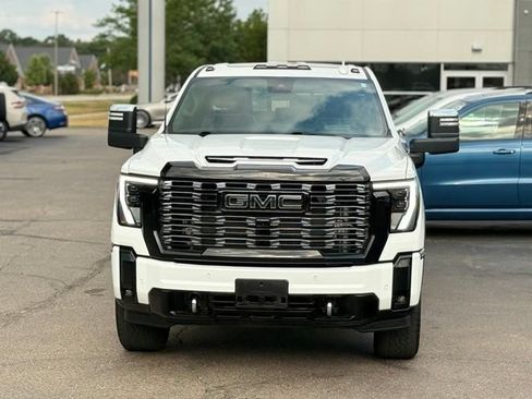 Used 2025 GMC Sierra 3500 Denali Ultimate w/ LPO, GMC Protection Package AWD/4WD image 30