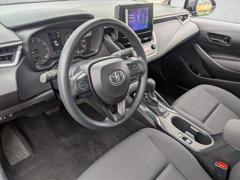 Used 2025 Toyota Corolla LE image 10