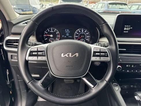 Used 2022 Kia Telluride EX w/ EX Premium Package image 18