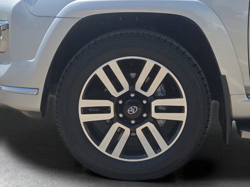 Used 2024 Toyota 4Runner Limited AWD/4WD image 9