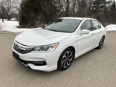 Used 2017 Honda Accord EX-L image 2