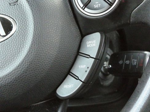 Used 2018 Kia Soul image 12