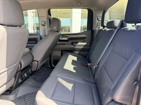 Used 2023 Chevrolet Silverado 1500 LT AWD/4WD image 13