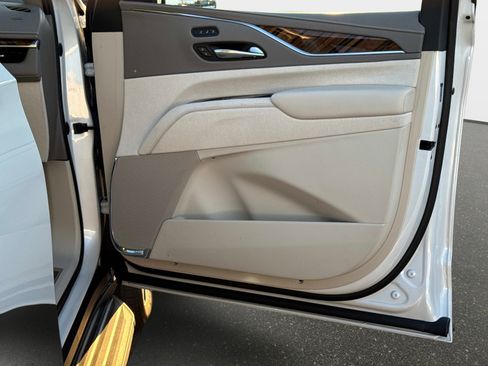 Used 2023 Cadillac Escalade Sport Platinum image 13