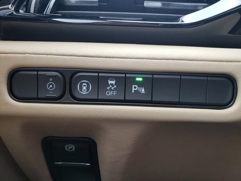 Used 2024 Acura MDX SH-AWD w/ Technology Package image 25