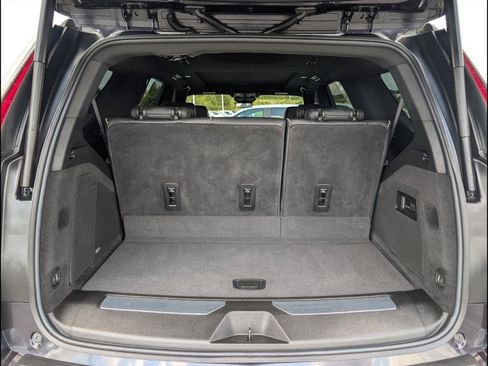 Used 2022 Cadillac Escalade Sport w/ Heavy-Duty Trailer Package AWD/4WD image 22