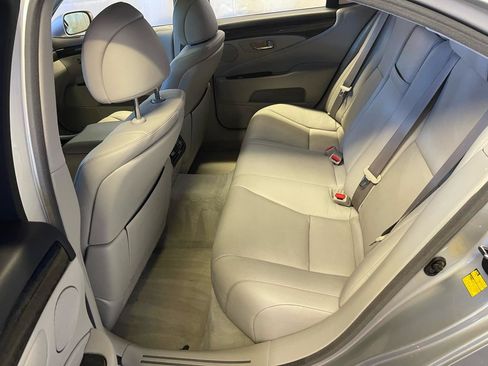 Used 2009 Lexus LS 460 RWD image 18