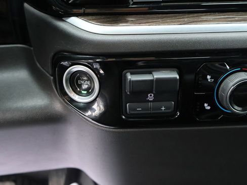 Used 2022 Chevrolet Silverado 1500 LT image 39