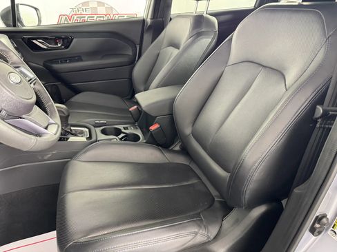 Used 2025 Subaru Forester Limited AWD/4WD image 36