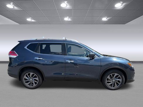 Used 2016 Nissan Rogue SL w/ SL Premium Package FWD image 4