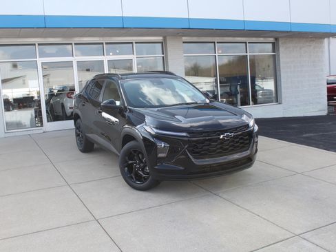 New 2026 Chevrolet Trax LT w/ Driver Confidence Package image 2