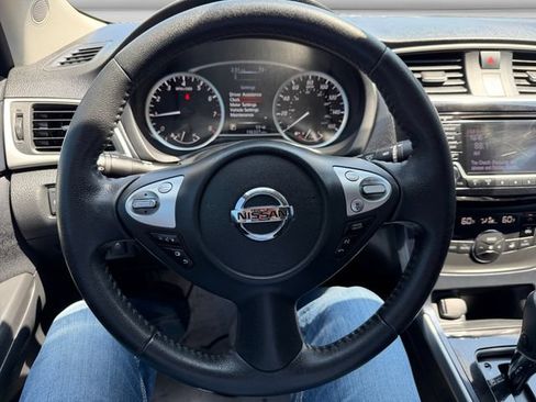 Used 2018 Nissan Sentra SR w/ SR Midnight Edition Package FWD image 13