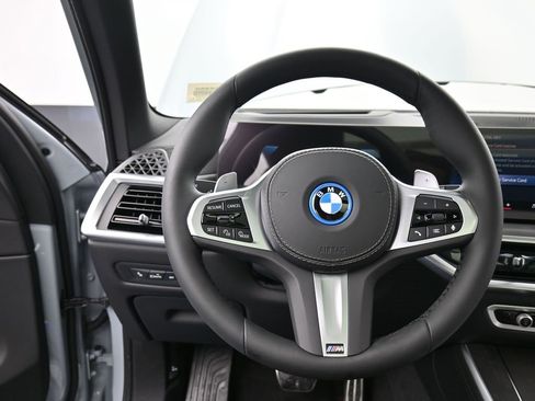 New 2026 BMW X5 xDrive50e w/ Executive Package image 13