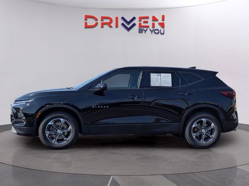Used 2025 Chevrolet Blazer LT image 2