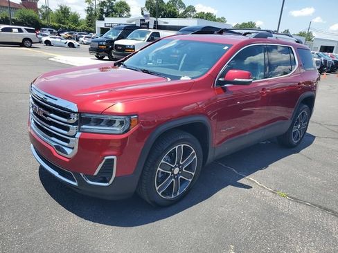Used 2022 GMC Acadia SLT w/ Preferred Package FWD image 2