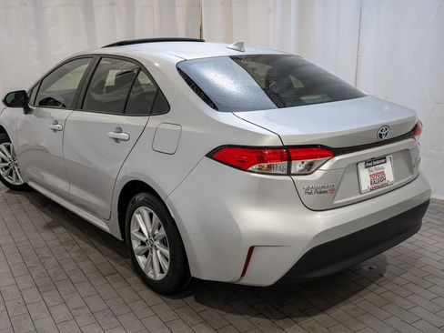 Used 2023 Toyota Corolla LE w/ LE Premium Package image 3