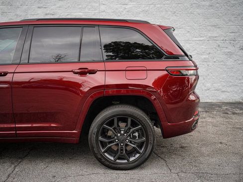 Used 2024 Jeep Grand Cherokee Limited 4xe image 12