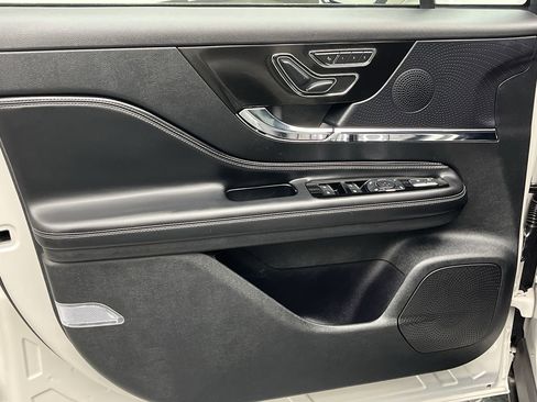 Used 2024 Lincoln Corsair Reserve w/ Equipment Group 201A image 9