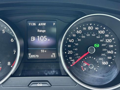 Used 2018 Volkswagen Tiguan SEL w/ 3rd Row Seat Package AWD/4WD image 25