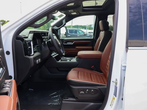 New 2026 GMC Sierra 3500 Denali Ultimate AWD/4WD image 8