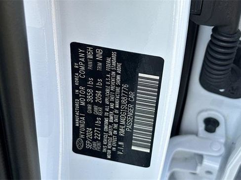 Certified 2025 Hyundai Elantra Sport image 28