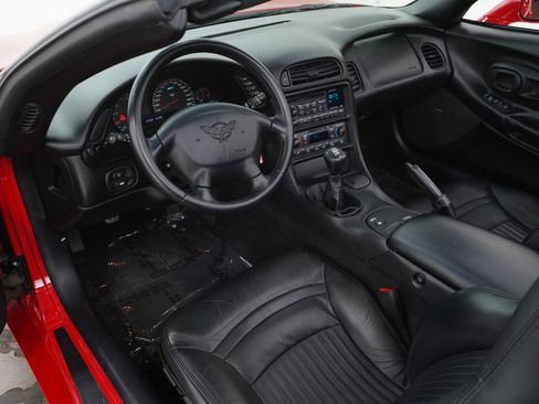 Used 2001 Chevrolet Corvette Convertible w/ Preferred Equipment Group1 image 16