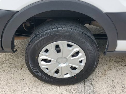 Used 2023 Ford Transit 350 XLT image 7