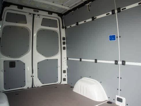 Used 2025 Mercedes-Benz Sprinter 2500 image 37