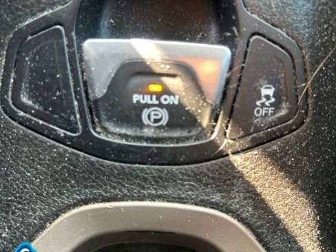 Used 2017 Jeep Renegade Latitude w/ Cold Weather Group AWD/4WD image 26