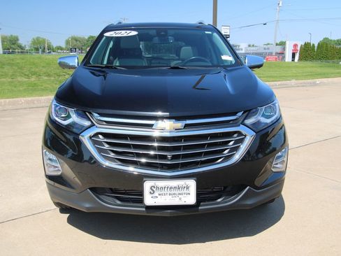 Used 2021 Chevrolet Equinox Premier AWD/4WD image 2