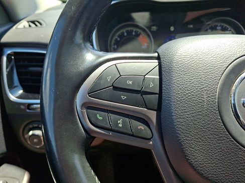 Used 2019 Jeep Cherokee Limited AWD/4WD image 22
