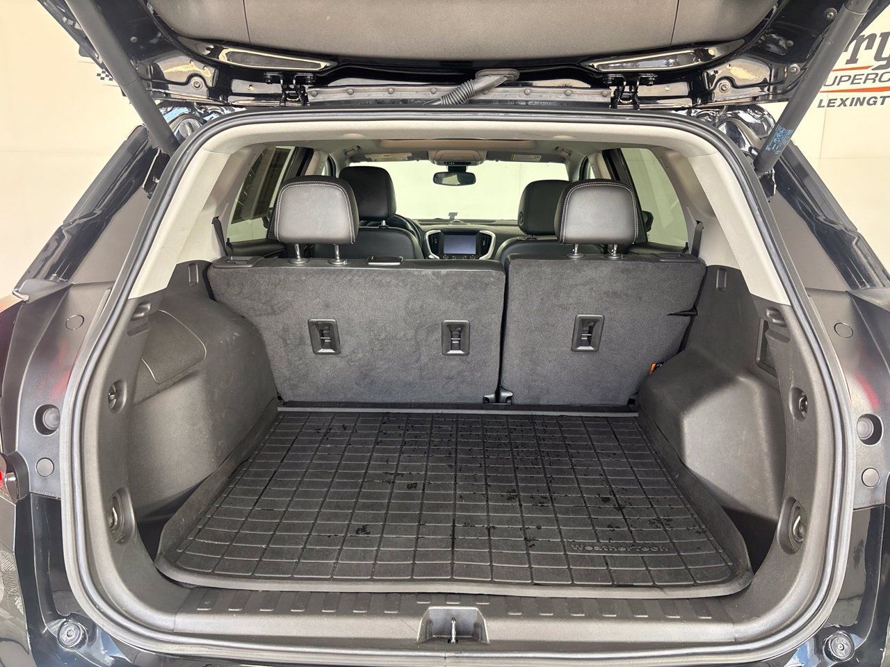 Used 2023 GMC Terrain SLT w/ Infotainment Package II AWD/4WD image 31