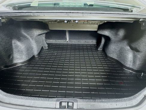 Used 2016 Toyota Camry LE image 29