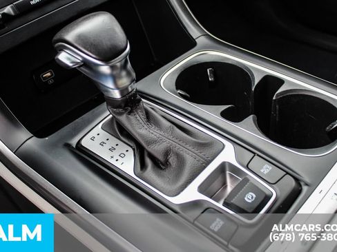 Used 2022 Kia Carnival LX FWD image 35