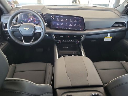 New 2026 Chevrolet Suburban Premier RWD image 11