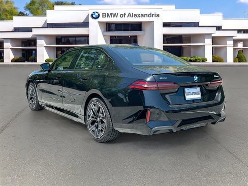 Used 2026 BMW 550e xDrive w/ Executive Package AWD/4WD image 5