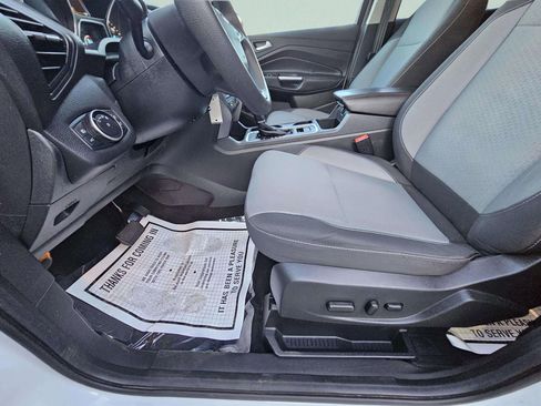Used 2018 Ford Escape SE image 12