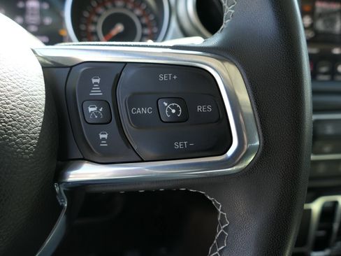 Used 2023 Jeep Wrangler Unlimited Sahara w/ LED Lighting Group AWD/4WD image 15