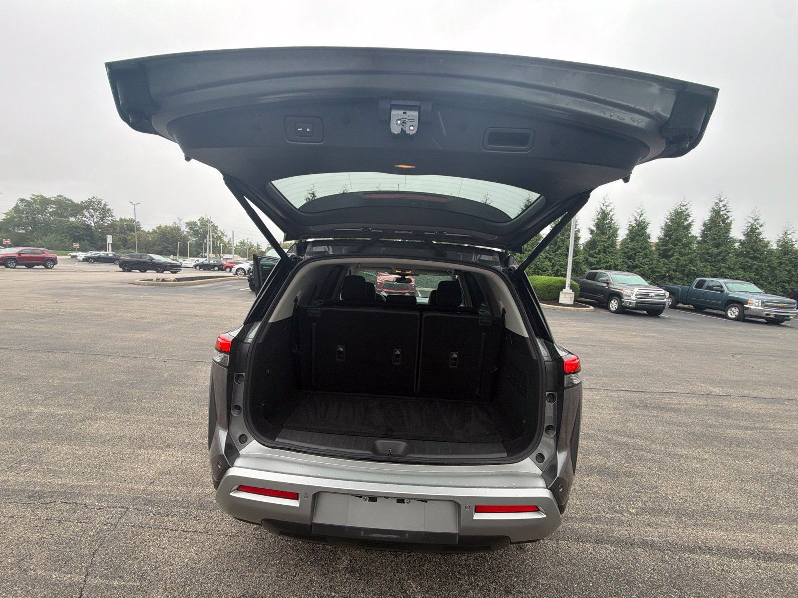Used 2022 Nissan Pathfinder SL AWD/4WD image 28