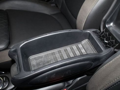 Used 2023 MINI Cooper 2-Door Hardtop w/ Signature Upholstery Package image 27