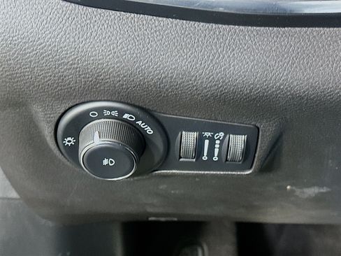 Used 2023 Jeep Compass Limited AWD/4WD image 17