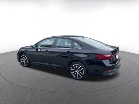 Used 2025 Volkswagen Jetta SE image 10